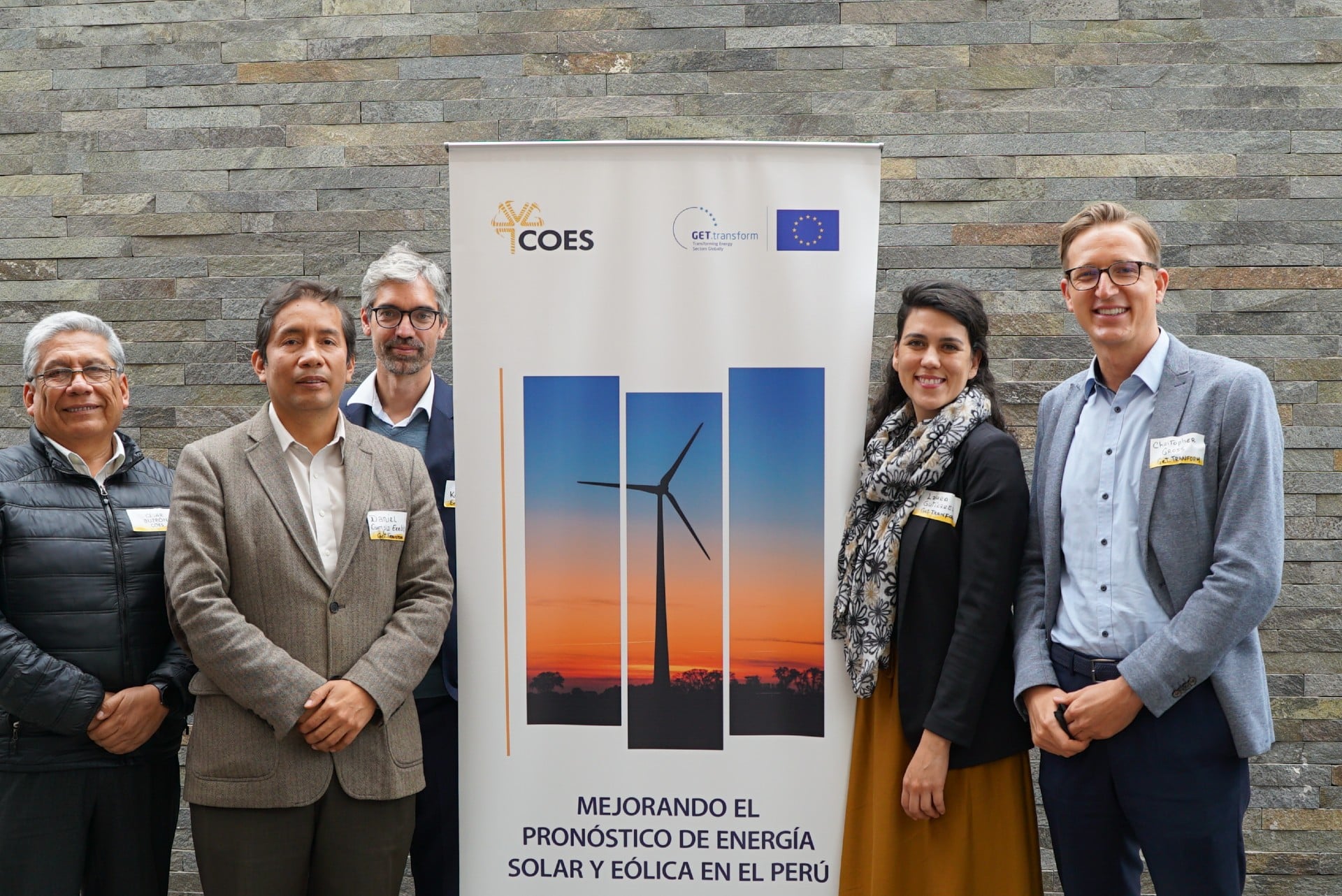 COES CEO César Buttron with GET.transform and Emsys experts at the vRE Forecasting workshop in Lima, Peru, on 10 August 2022.