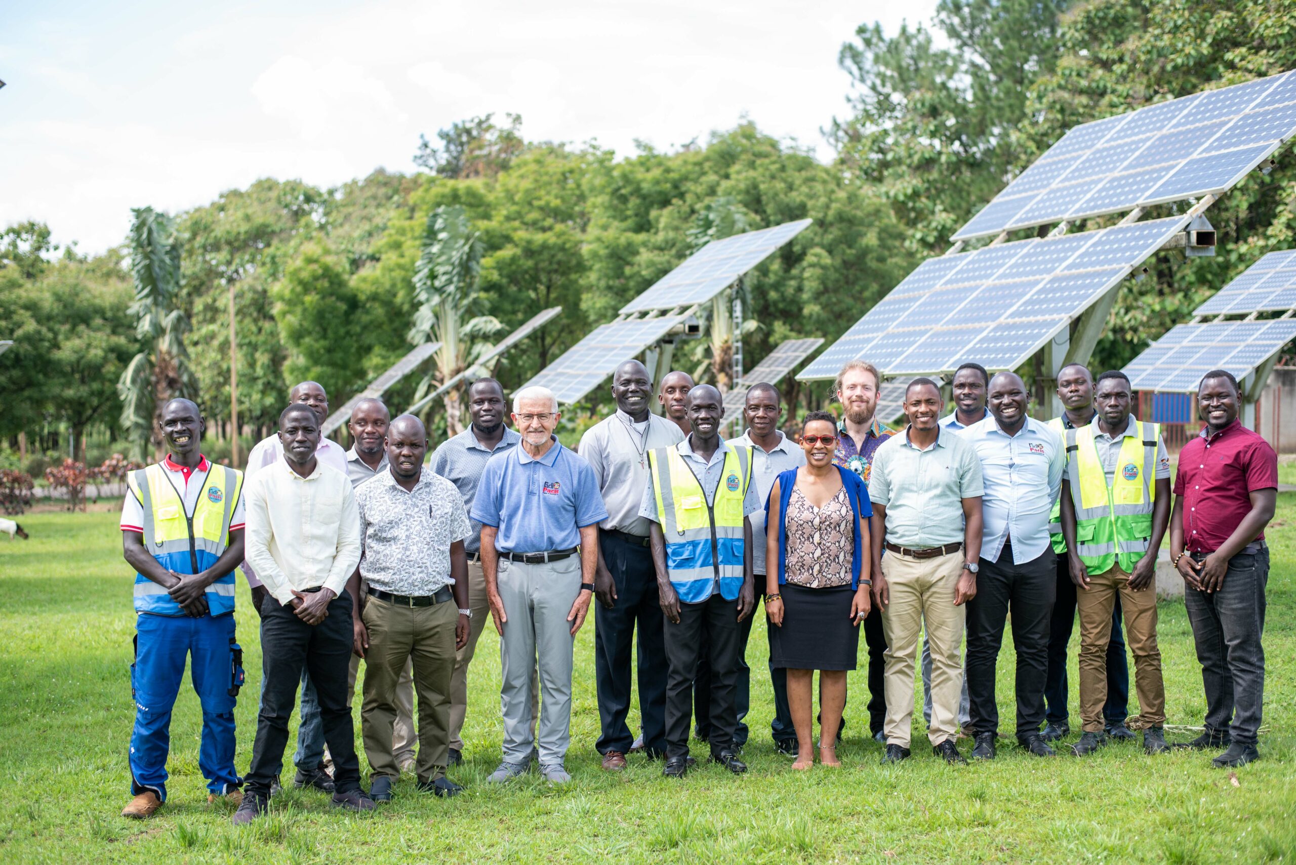 Participants at the WENRECO and Rdio Pacis workshop at the solar site